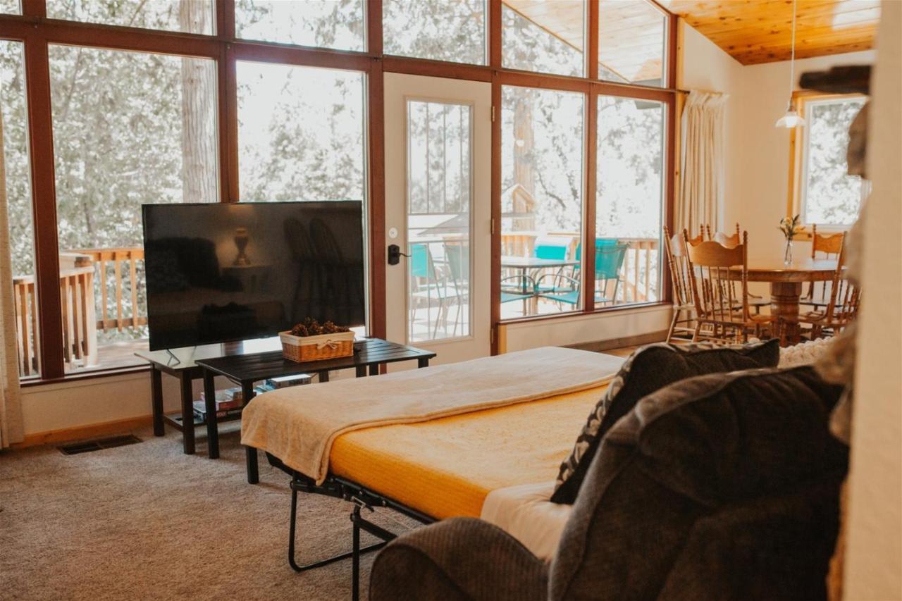 Casa de férias Bass Lake's Balsam Bungalow